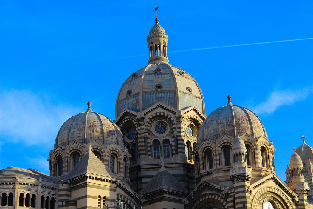 Cathédrale Sainte-Marie-Majeure, dite Nouvelle Major : Façade latérale ouest, vue partielle