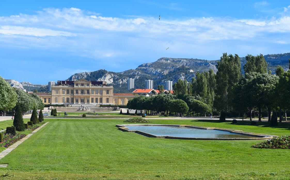 Château Borély : Vue générale du château dans son environnement depuis le nord