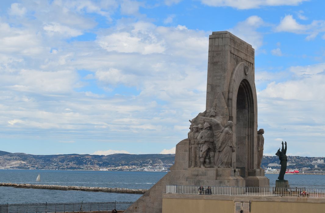 Monument aux héros de l'armée d'Orient et des terres lointaines : Vue générale