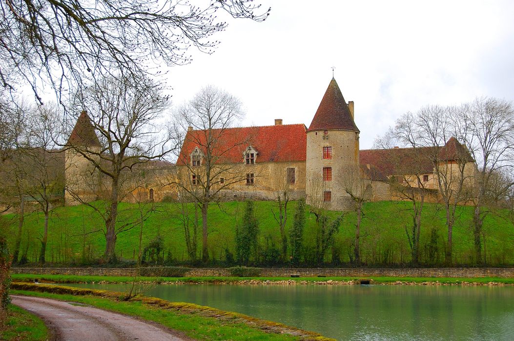 Château de la Motte : Ensemble nord-est, vue générale