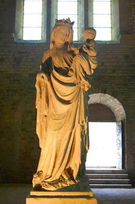 statue : Vierge à l'Enfant