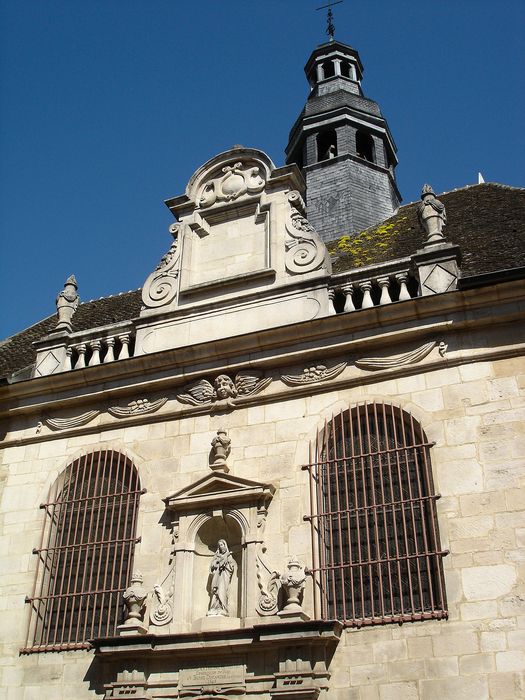 Hospice de la Charité : Eglise, façade occidentale, vue partielle