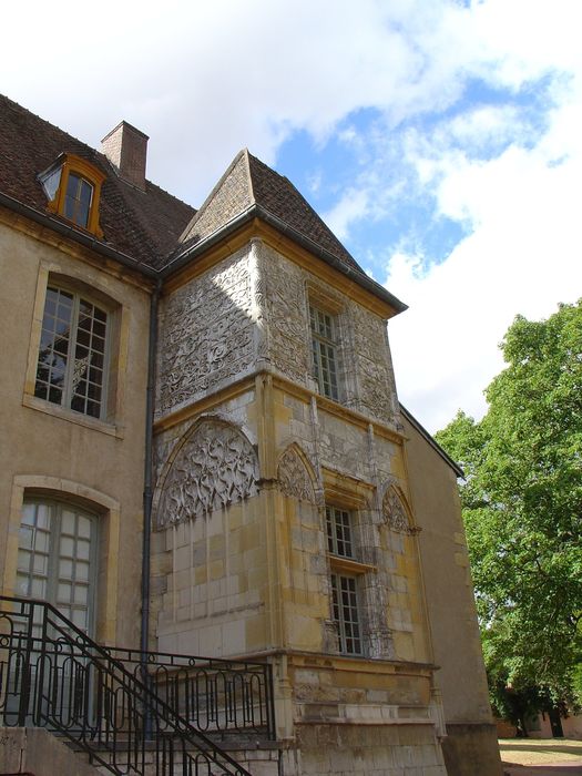 Ancienne Abbaye : Palais Jacques d'Amboise, façade est, vue partielle