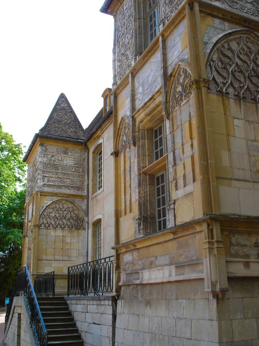 Ancienne Abbaye : Palais Jacques d'Amboise, façade est, vue partielle