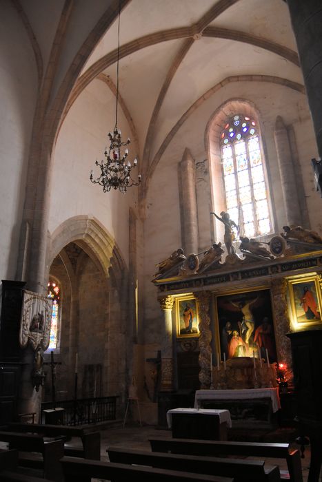 retable latéral de la chapelle sud, tableaux : Crucifixion (la), saint Pierre, saint Paul