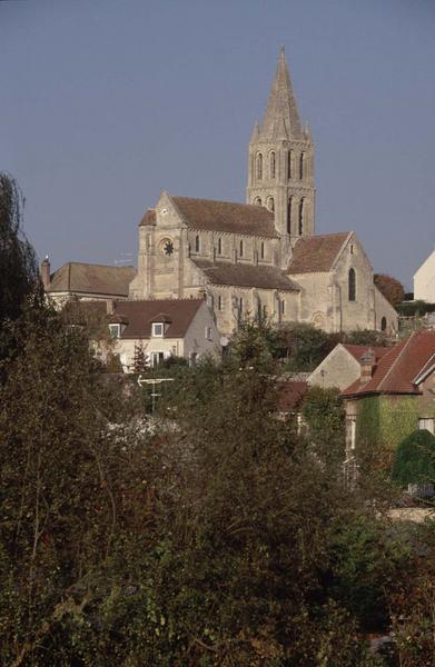 Ensemble sud-ouest et clocher, maisons environnantes