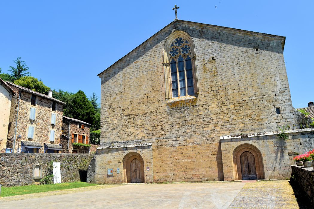 Ancienne abbaye : Eglise abbatiale, façade occidentale, vue générale