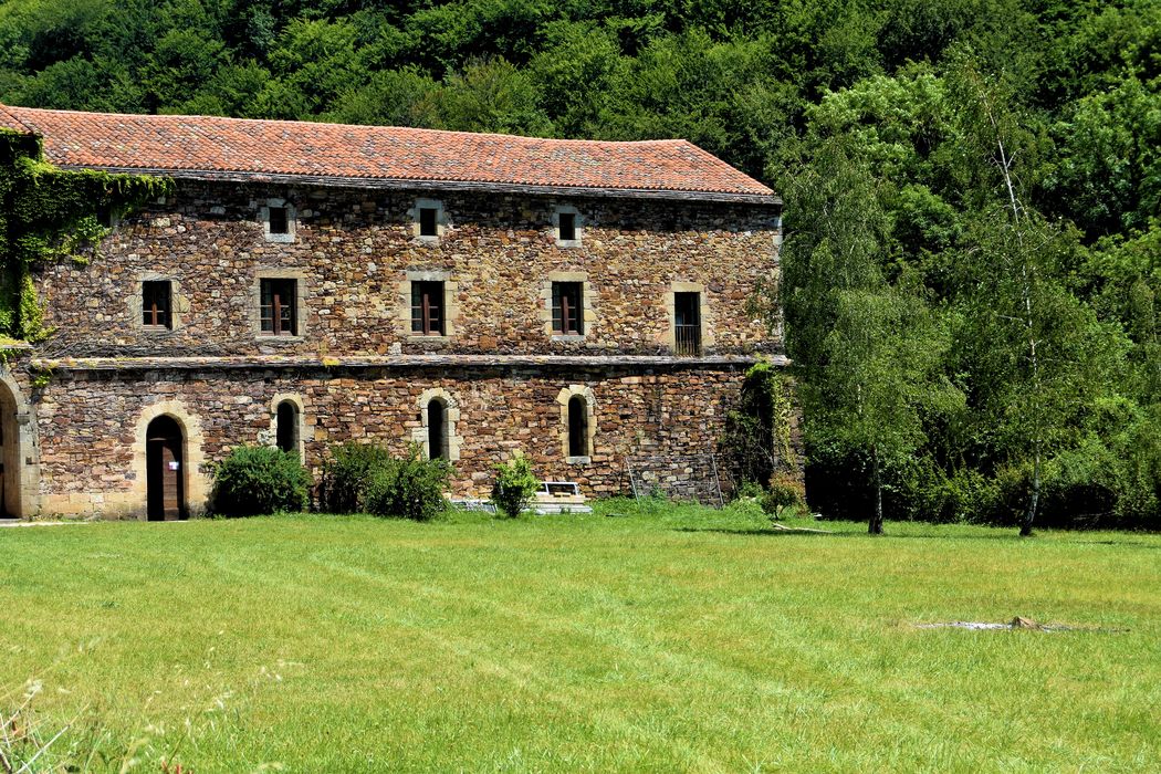 Ancienne abbaye : Bâtiments abbatiaux, façade ouest, vue générale