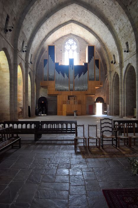 Ancienne abbaye : Eglise abbatiale, nef, vue générale