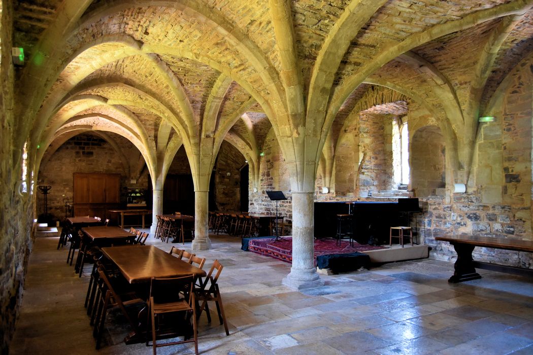 Ancienne abbaye : Bâtiments abbatiaux, réfectoire, vue générale