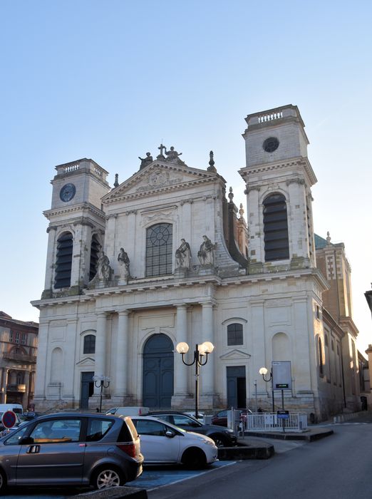 Cathédrale Notre-Dame de l'Assomption : Façade occidentale, vue générale