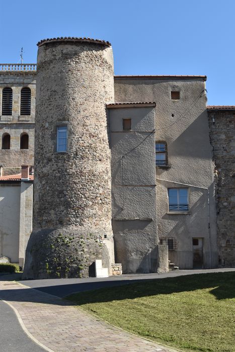 Anciennes fortifications : Tour d'enceinte, vue générale