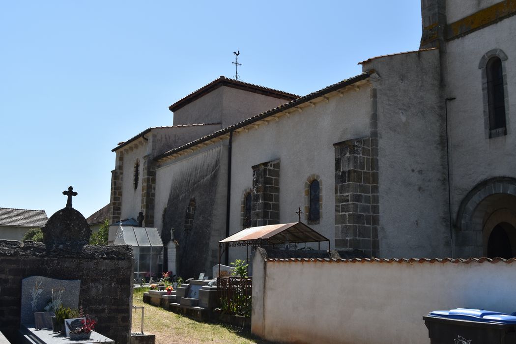 Eglise Saint-Vital et Saint-Agricol : Façade latérale nord, vue partielle