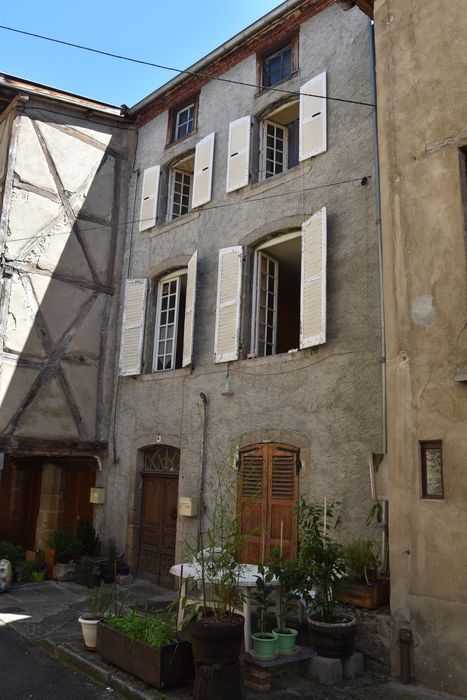 Immeuble (ou maison) : Façade sur rue, vue générale