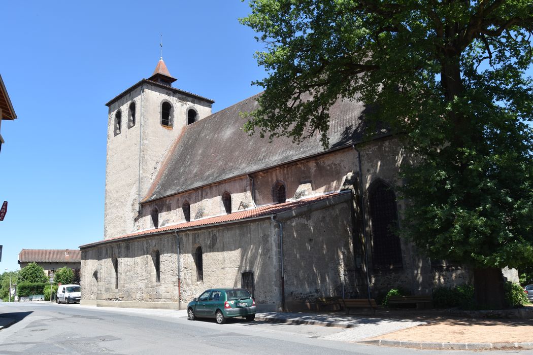 Eglise Saint-Sulpice : Façade latérale sud, vue générale