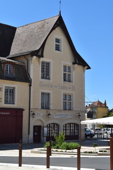 Maison dite de Louis XI : Façade est, vue générale