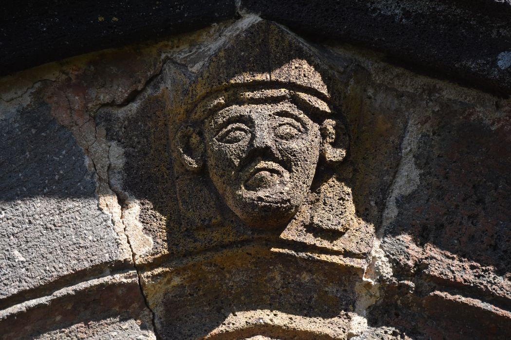 Eglise Sainte-Magdeleine : Portail sud, détail