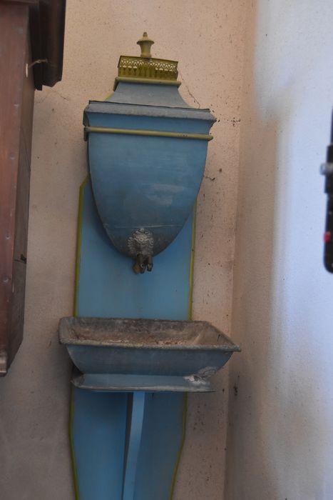 fontaine de sacristie, vue partielle