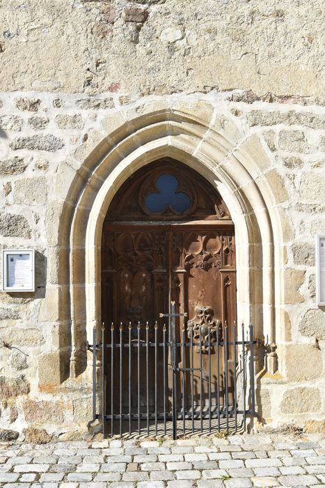 Eglise Saint-André : Portail sud, vue générale