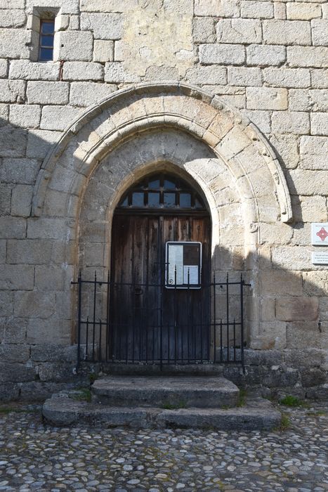 Eglise Saint-Victor : Portail sud, vue générale