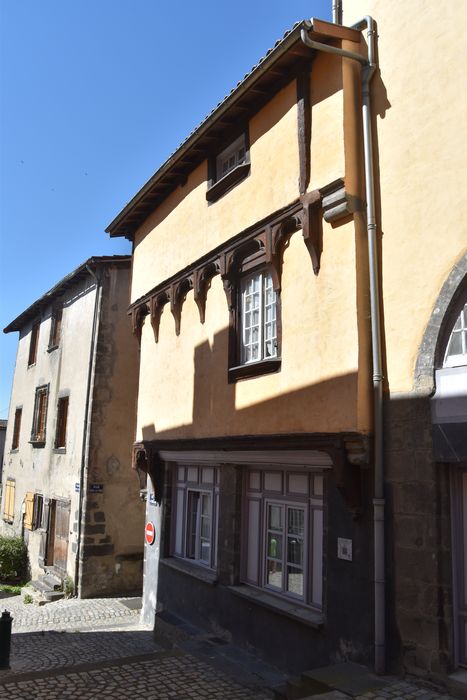 Maison à pans de bois : Façade est, vue générale