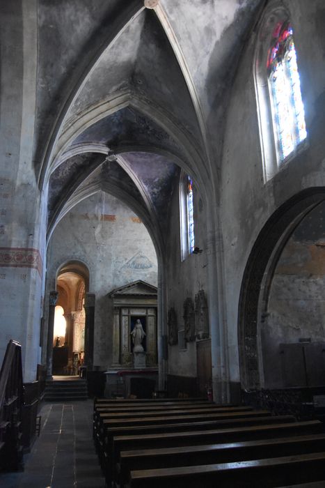 Eglise Saint-Etienne : Collatéral sud, vue générale