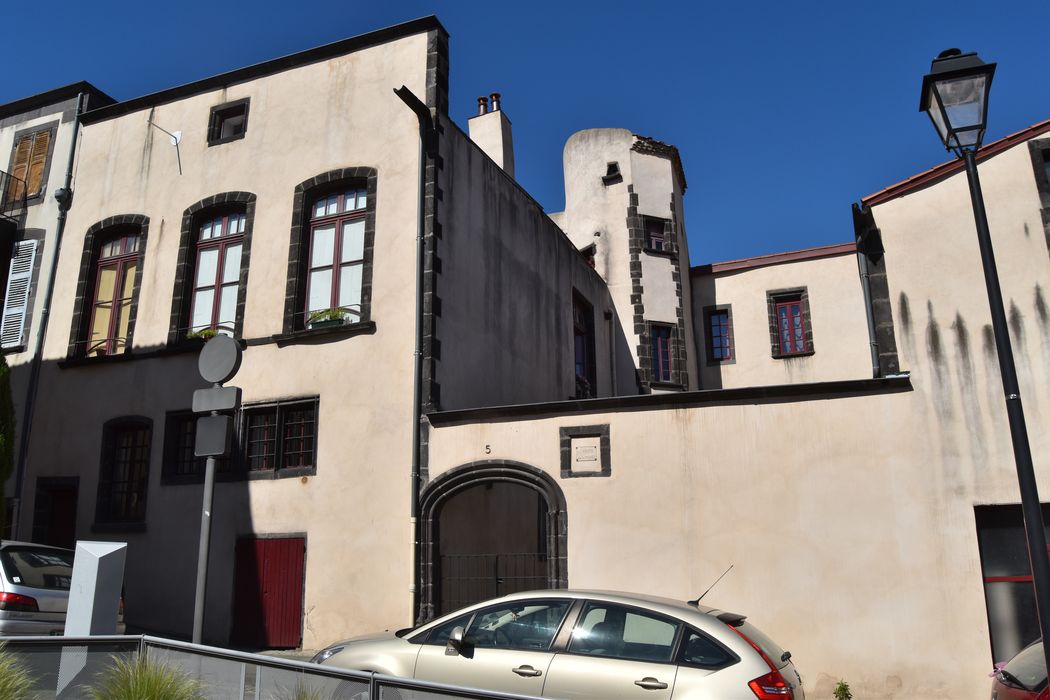 Hôtel de la Porte, à Montferrand : Façade sur rue, vue générale