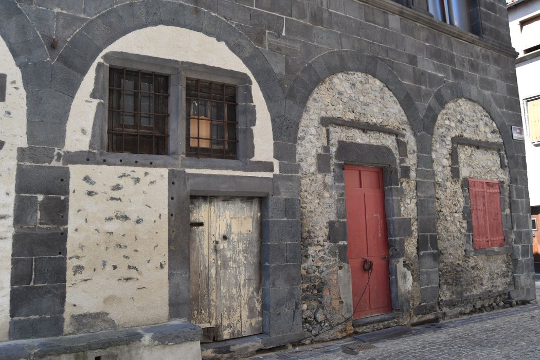 Hôtel de la Chanterie, à Montferrand : Façade sur rue, vue partielle