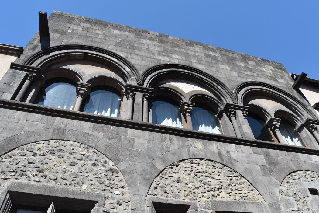 Maison dite de l'Eléphant, à Montferrand : Façade sur rue, vue partielle