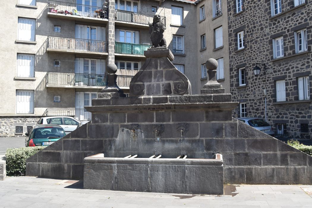 Fontaine du Lion, à Montferrand : Vue générale