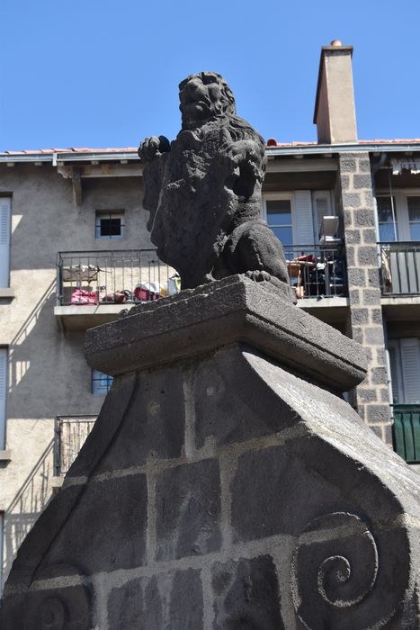 Fontaine du Lion à Montferrand, détail