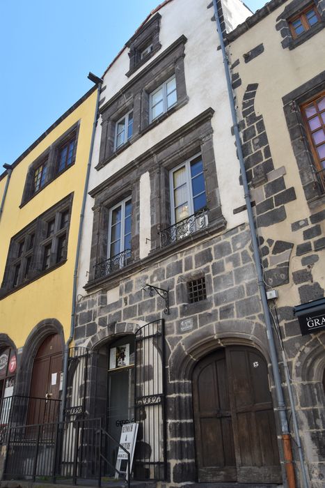 Hôtel de Fontenilhes, à Montferrand : Façade sur rue, vue générale