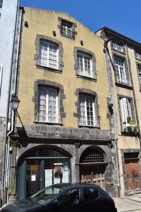 Maison, à Montferrand : Façade sur rue, vue générale