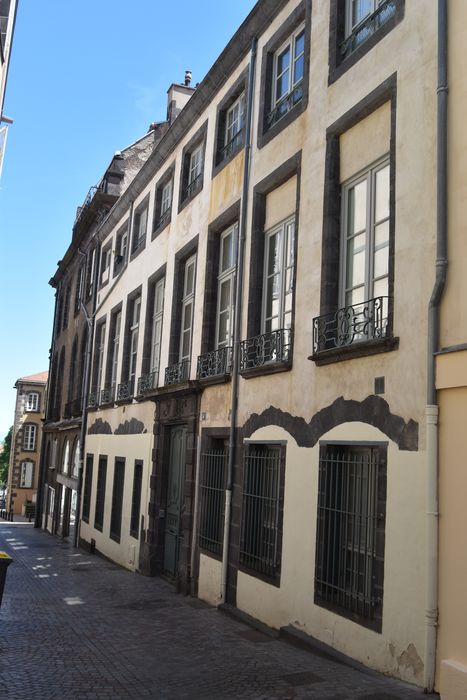 Hôtel Dauphin de Montrodeix : Façade sur rue, vue générale