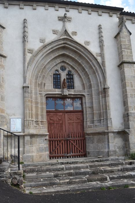 Eglise Saint-Bonnet : Portail d'accès sud, vue générale