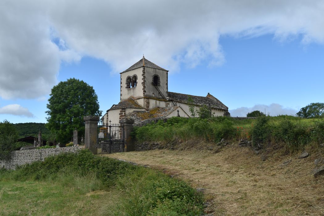 Eglise Saint-Mary de Colamine : Vue générale de l'église dans son environnement depuis le nord-est