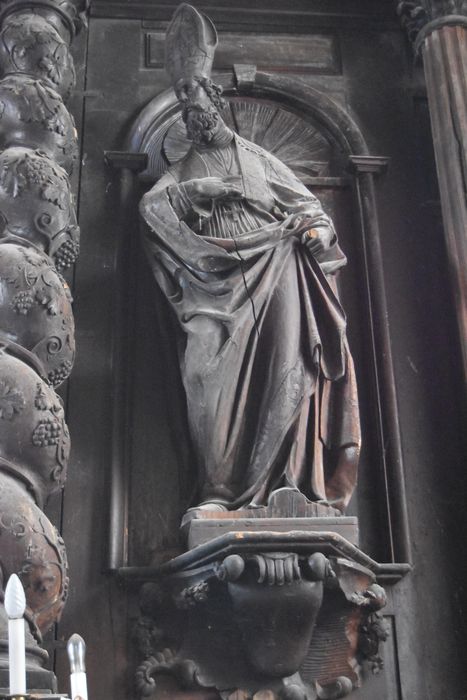 statue : Saint évêque