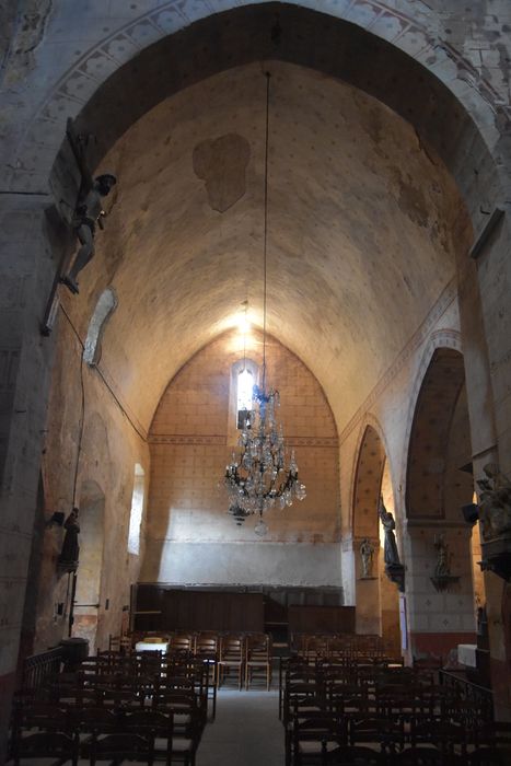 Eglise Sainte-Couronne : Nef, vue générale