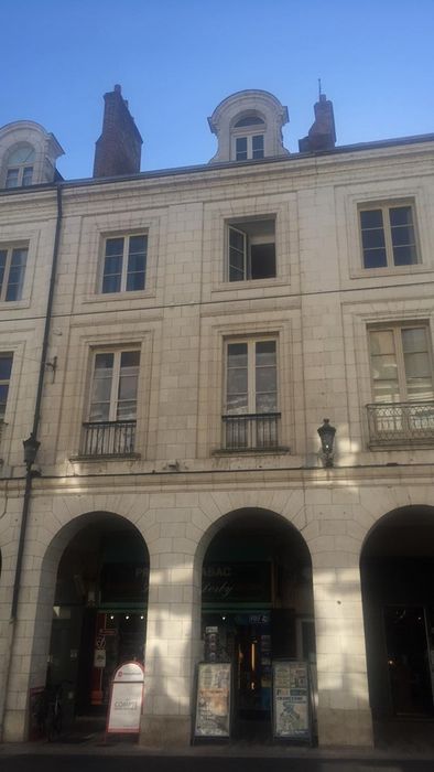 Maison : Façade sur rue, vue générale