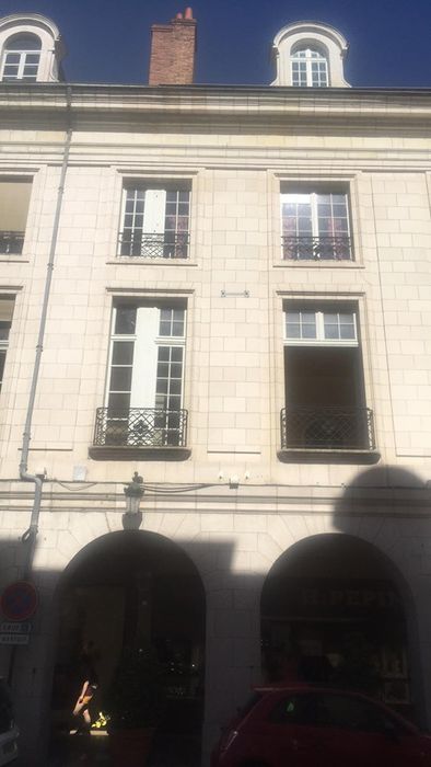 Maison : Façade sur rue, vue générale