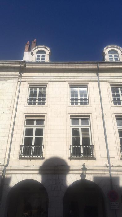 Maison : Façade sur rue, vue générale