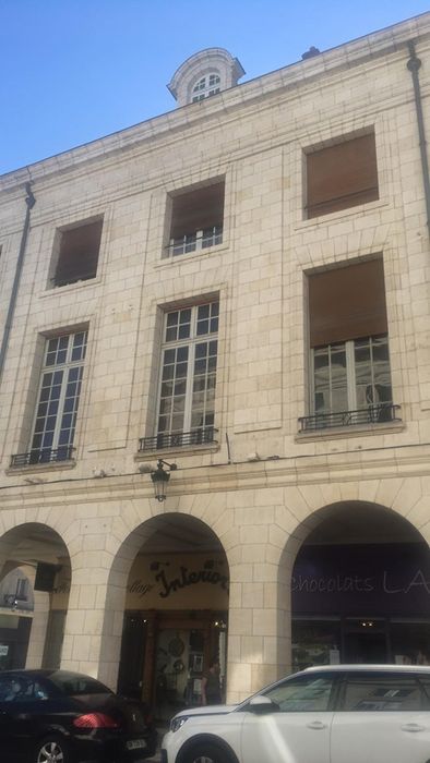 Maison : Façade sur rue, vue générale