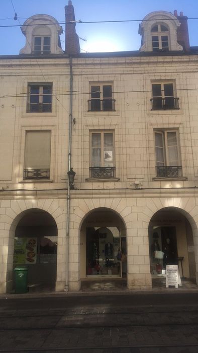 Maison : Façade sur rue, vue générale