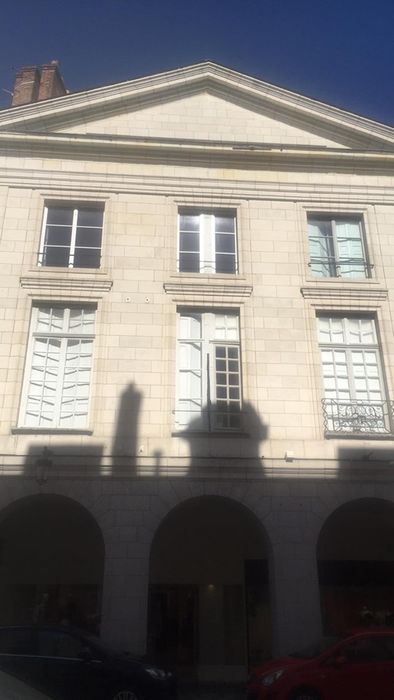 Maison : Façade sur rue, vue générale