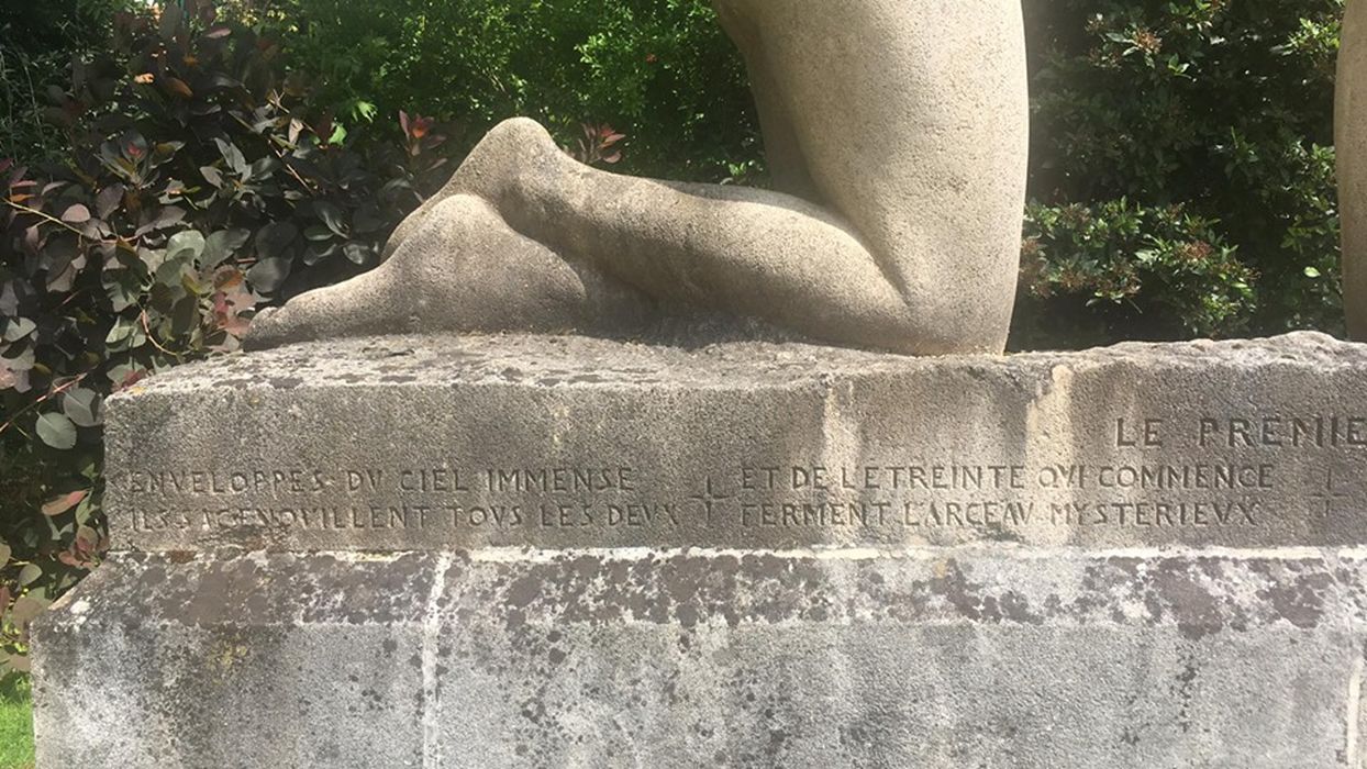 Monument dit « Le premier toit », détail