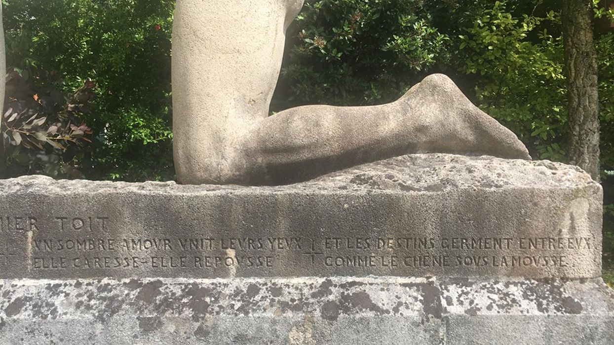 Monument dit « Le premier toit », détail