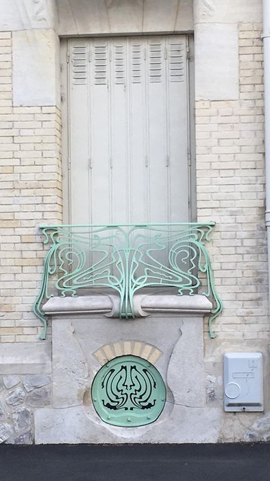 Maison Art Nouveau : Façade sur rue, vue partielle