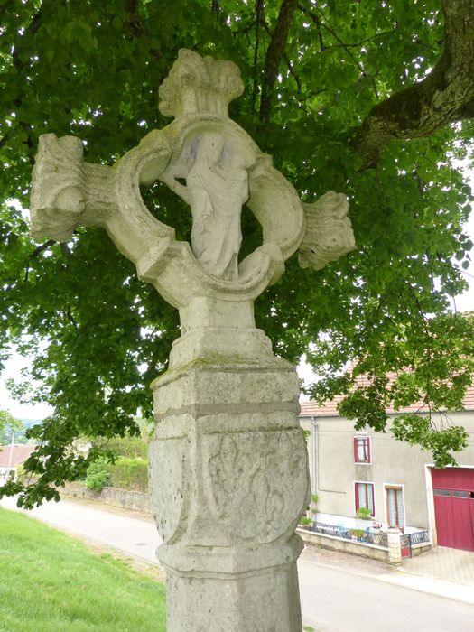 Croix de chemin, vue partielle