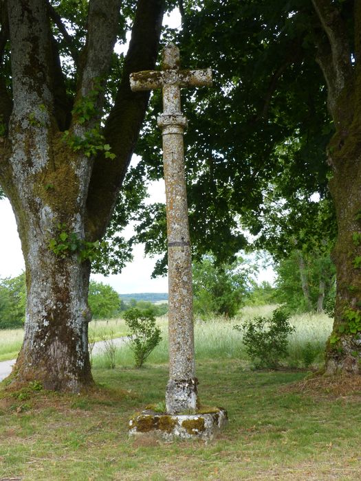 Croix monumentale, vue générale