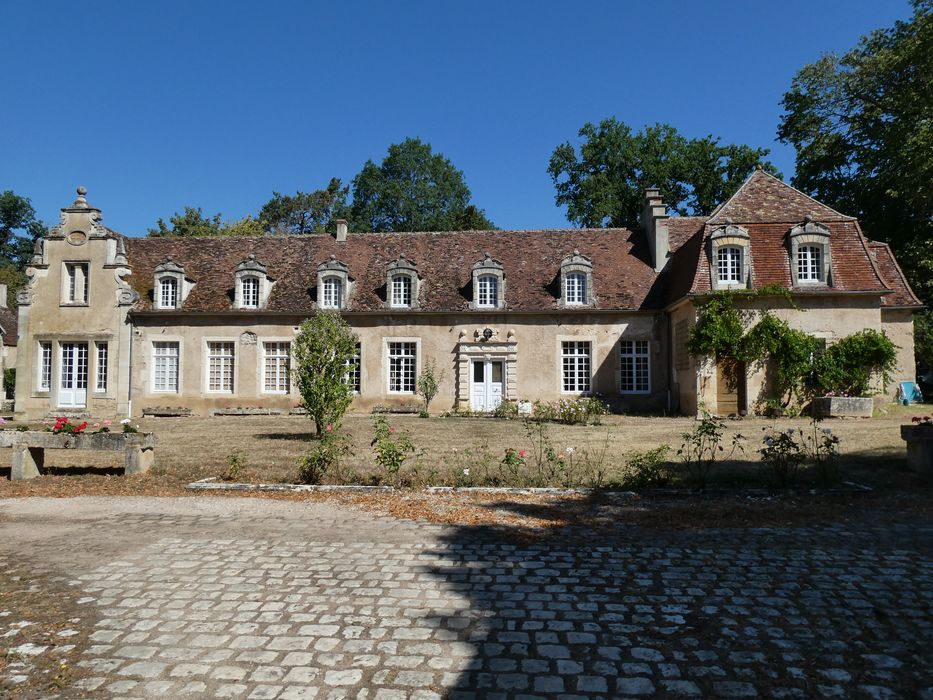 Maison Louis XIII, dite Clos Jordan : Façade sud, vue générale